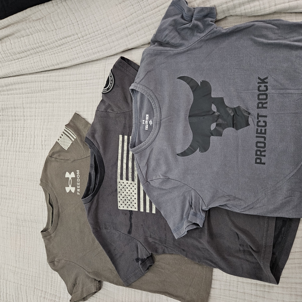 Under Armour Gray and Black Short Sleeve Tees